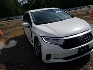2024 Honda Odyssey Touring with VIN 5FNRL6H84RB024909, listed as a Copart auction lot 56226255 with 11,094 mi miles and Salvage title. Bid and sale history available at DreamBid. Image 14.