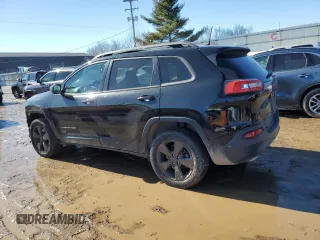 2017 Jeep Cherokee Latitude with VIN 1C4PJMCS3HW563102, listed as a Copart auction lot 46248155 with 104,937 mi miles and Clean Title. Bid and sale history available at DreamBid. Image 2.