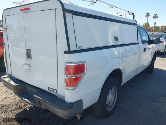 2014 Ford F-150 XL with VIN 1FTNF1CF5EKF62031, listed as a IAAI auction lot 41657632 with 216,689 mi miles. Bid and sale history available at carsss.com. Image 4.