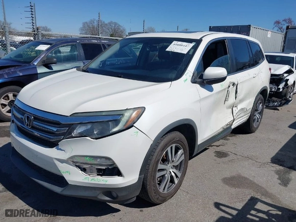 2017 Honda Pilot EX-L with VIN 5FNYF5H56HB048081, listed as a IAAI auction lot 41781054 with 124,450 mi miles. Bid and sale history available at carsss.com. Image 6.