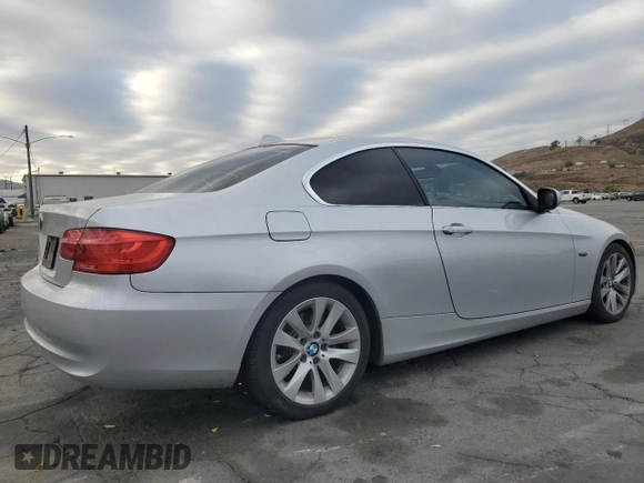 2013 BMW 3 Series 328i with VIN WBAKE3C58DE771511, listed as a Copart auction lot 82279174 with 106,193 mi miles and Salvage Title. Bid and sale history available at DreamBid. Image 3.