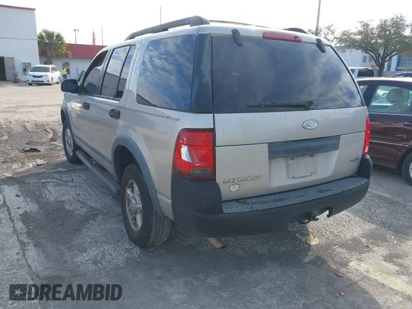 2005 Ford Explorer XLS z VIN 1FMZU62K75UA46403, wystawiony jako IAAI lot #41437737 z przebiegiem 198 356 mil mil oraz . Historia ofert i sprzedaży dostępna na DreamBid. Obrazek 3.