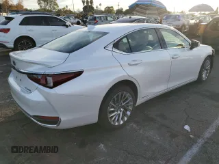2022 Lexus ES 300h Luxury with VIN 58AEA1C11NU018217, listed as a Copart auction lot 43803745 with 9,446 mi miles and Salvage title. Bid and sale history available at DreamBid. Image 3.