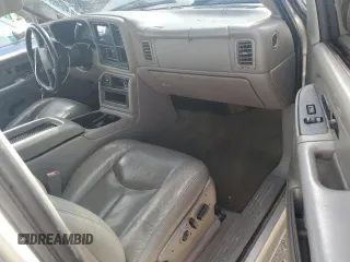 2005 GMC Sierra 2500HD SLE z VIN 1GTHK232X5F963644, wystawiony jako Copart lot #88040265 z przebiegiem 196 924 mil mil oraz Nie do naprawy • Non repairable. Historia ofert i sprzedaży dostępna na DreamBid. Obrazek 8.