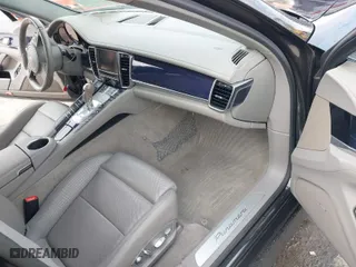 2012 Porsche Panamera with VIN WP0AA2A75CL073327, listed as a IAAI auction lot 41729676 with 83,457 mi miles. Bid and sale history available at carsss.com. Image 5.