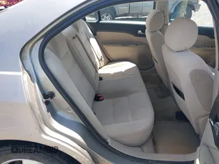 2008 Ford Fusion SE with VIN 3FAHP07198R212491, listed as a IAAI auction lot 39970757 with 258,676 mi miles. Bid and sale history available at carsss.com. Image 8.
