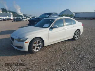 2014 BMW 3 Series 328i xDrive с VIN WBA3B5C51EP542103, выставлен на аукционе IAAI как лот 40113663 с пробегом 160 776 миль миль и . История ставок и продаж доступна на DreamBid. Изображение 2.