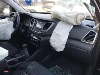 2016 Hyundai Tucson SE z VIN KM8J3CA43GU038447, wystawiony jako IAAI lot #42119085 z przebiegiem 118 280 mil mil oraz . Historia ofert i sprzedaży dostępna na DreamBid. Obrazek 5.