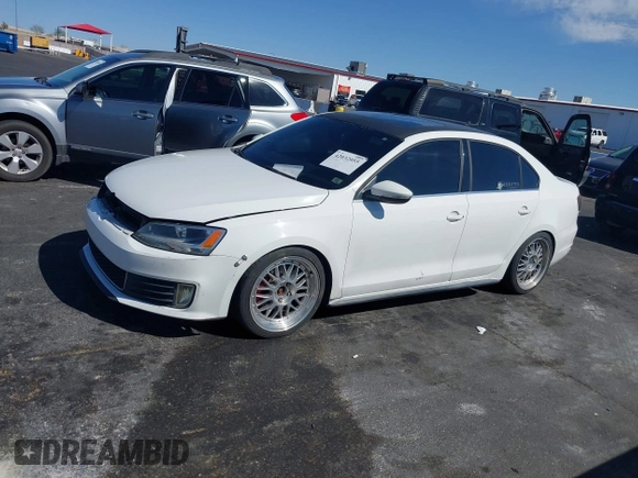 2014 Volkswagen Jetta GLI Autobahn with VIN 3VW5T7AJ8EM367002, listed as a IAAI auction lot 42032055 with 186,301 mi miles and . Bid and sale history available at DreamBid. Image 15.