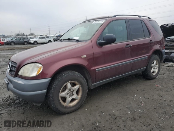 1998 Mercedes-Benz M-Class with VIN 4JGAB54E4WA028593, listed as a Copart auction lot 88130125 with 200,823 mi miles and Clean Title. Bid and sale history available at carsss.com. Image 1.