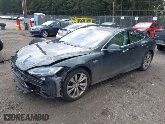 2013 Tesla Model S с VIN 5YJSA1CN1DFP27013, выставлен на аукционе IAAI как лот 42014212 с пробегом 65 858 миль миль и . История ставок и продаж доступна на DreamBid. Изображение 2.