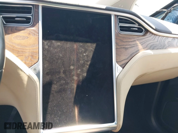 2017 Tesla Model X 90D z VIN 5YJXCBE24HF044656, wystawiony jako IAAI lot #40054420 z przebiegiem 137 621 mil mil oraz . Historia ofert i sprzedaży dostępna na DreamBid. Obrazek 19.