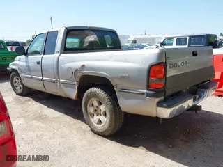 2000 Dodge Ram 1500 with VIN 1B7HC13Y0YJ136863, listed as a IAAI auction lot 42003915 with 1 mi miles. Bid and sale history available at carsss.com. Image 3.