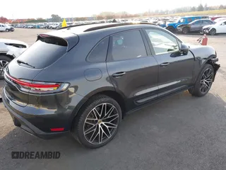 2022 Porsche Macan with VIN WP1AA2A55NLB07718, listed as a IAAI auction lot 40813536 with 15,336 mi miles. Bid and sale history available at carsss.com. Image 4.