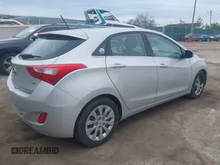 2016 Hyundai Elantra z VIN KMHD35LH9GU319385, wystawiony jako IAAI lot #42071149 z przebiegiem 129 154 mil mil oraz . Historia ofert i sprzedaży dostępna na DreamBid. Obrazek 4.