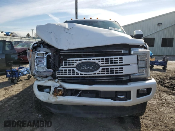 2017 Ford F-350 Platinum with VIN 1FT8W3BT2HEF08950, listed as a Copart auction lot 44521175 with 113,237 mi miles and Salvage Title. Bid and sale history available at DreamBid. Image 5.