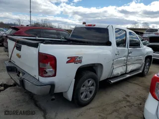 2013 Chevrolet Silverado 1500 LT with VIN 3GCPKSE73DG123013, listed as a Copart auction lot 77871044 with 152,921 mi miles and Salvage Title. Bid and sale history available at carsss.com. Image 3.