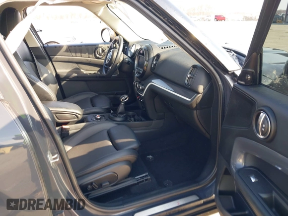 2018 MINI Countryman Cooper S with VIN WMZYT5C3XJ3E60685, listed as a IAAI auction lot 41775049 with 125,883 mi miles and . Bid and sale history available at DreamBid. Image 5.