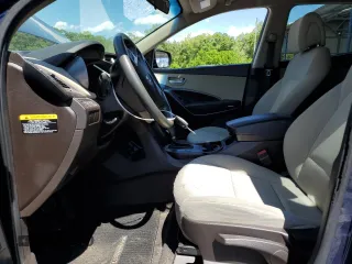 2017 Hyundai Santa Fe 2.4L z VIN 5XYZT3LB2HG496566, wystawiony jako Copart lot #57759925 z przebiegiem 129 094 mil mil oraz Szkoda całkowita • Salvage title. Historia ofert i sprzedaży dostępna na DreamBid. Obrazek 7.