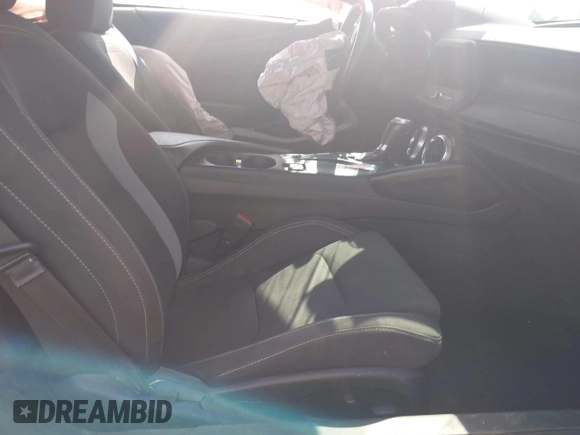 2019 Chevrolet Camaro 1LT with VIN 1G1FB1RX0K0156920, listed as a IAAI auction lot 42034391 with 1 mi miles. Bid and sale history available at carsss.com. Image 5.