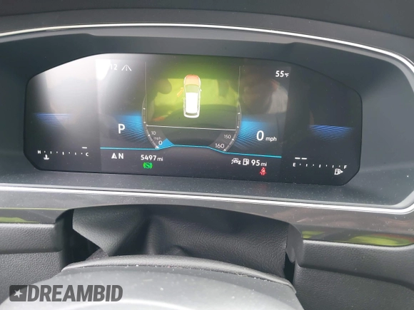 2024 Volkswagen Tiguan SE R-Line Black with VIN 3VV8B7AX1RM181025, listed as a IAAI auction lot 42131070 with 5,497 mi miles and . Bid and sale history available at DreamBid. Image 7.