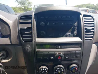 2006 Kia Sorento LX with VIN KNDJD733865509532, listed as a IAAI auction lot 42137155 with 209,149 mi miles and . Bid and sale history available at DreamBid. Image 15.