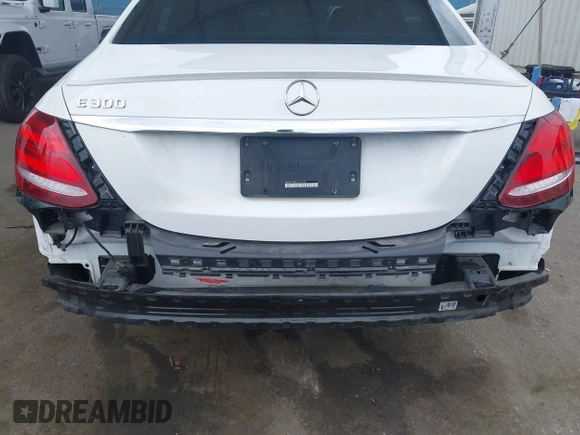 2018 Mercedes-Benz E 300 with VIN WDDZF4JB0JA371240, listed as a IAAI auction lot 42061937 with 66,167 mi miles and . Bid and sale history available at DreamBid. Image 20.