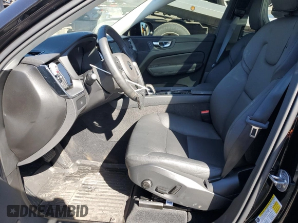 2025 Volvo XC60 Core z VIN YV4M12RJ2S1108717, wystawiony jako Copart lot #49829915 z przebiegiem 1 756 mil mil oraz Szkoda całkowita • Salvage title. Historia ofert i sprzedaży dostępna na DreamBid. Obrazek 7.