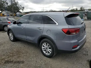 2020 Kia Sorento LX with VIN 5XYPG4A37LG643258, listed as a Copart auction lot 46093245 with 122,379 mi miles and Salvage Title. Bid and sale history available at carsss.com. Image 2.