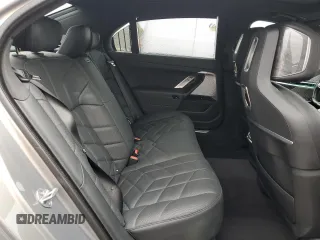2024 BMW 7 Series 740i z VIN WBA23EH04RCR70301, wystawiony jako Copart lot #75897284 z przebiegiem 9 121 mil mil oraz Czysty tytuł • Clean title. Historia ofert i sprzedaży dostępna na DreamBid. Obrazek 10.