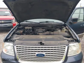 2005 Ford Expedition Eddie Bauer with VIN 1FMFU17525LA87052, listed as a IAAI auction lot 42042940 with 226,105 mi miles. Bid and sale history available at carsss.com. Image 10.