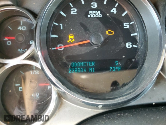 2013 Chevrolet Silverado 1500 LT with VIN 3GCPCSE04DG158370, listed as a Copart auction lot 42423605 with 228,084 mi miles and Salvage Title. Bid and sale history available at DreamBid. Image 9.