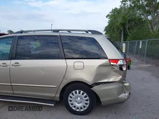 2005 Toyota Sienna CE with VIN 5TDZA23C65S226571, listed as a IAAI auction lot 41964558 with 111,827 mi miles. Bid and sale history available at carsss.com. Image 6.