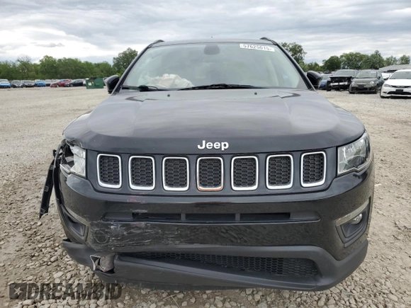 2018 Jeep Compass Latitude with VIN 3C4NJDBB1JT303897, listed as a Copart auction lot 57625015 with Not provided miles and Salvage title. Bid and sale history available at DreamBid. Image 5.