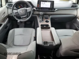 2021 Toyota Sienna XLE with VIN 5TDYRKEC3MS065158, listed as a Copart auction lot 51608655 with 67,412 mi miles and Clean Title. Bid and sale history available at DreamBid. Image 8.
