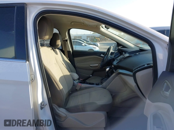 2016 Ford Escape SE with VIN 1FMCU0GX6GUB62475, listed as a IAAI auction lot 42006621 with 189,757 mi miles and . Bid and sale history available at carsss.com. Image 5.
