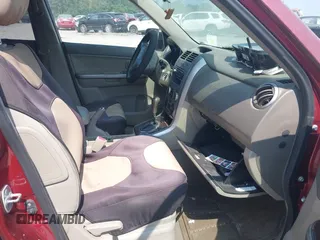 2006 Suzuki Grand Vitara Luxury z VIN JS3TE947164104865, wystawiony jako IAAI lot #42364904 z przebiegiem 189 000 mil mil oraz . Historia ofert i sprzedaży dostępna na DreamBid. Obrazek 5.