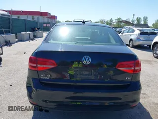 2015 Volkswagen Jetta SE z VIN 3VWD17AJ0FM348432, wystawiony jako IAAI lot #42124810 z przebiegiem 129 034 mil mil oraz . Historia ofert i sprzedaży dostępna na DreamBid. Obrazek 17.