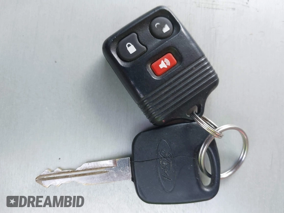 2000 Ford Excursion Limited с VIN 1FMNU43S5YEC18413, выставлен на аукционе IAAI как лот 41972353 с пробегом 99 531 миль миль и . История ставок и продаж доступна на DreamBid. Изображение 11.