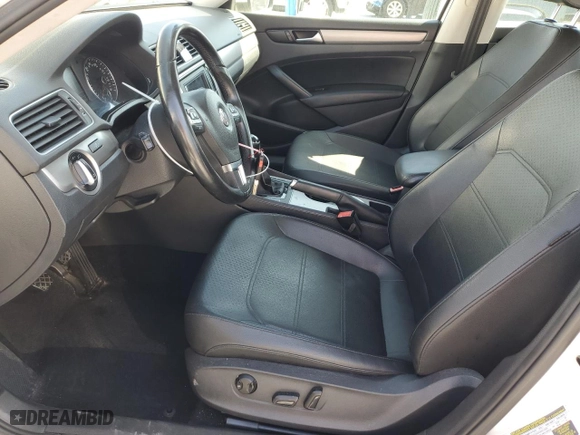 2014 Volkswagen Passat SE with VIN 1VWBP7A36EC002280, listed as a Copart auction lot 45339645 with 176,445 mi miles and Salvage Title. Bid and sale history available at carsss.com. Image 7.