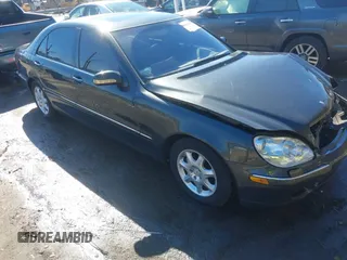 2002 Mercedes-Benz S-Class 4.3L with VIN WDBNG70J42A269648, listed as a IAAI auction lot 41634588 with 141,894 mi miles. Bid and sale history available at carsss.com. Image 1.