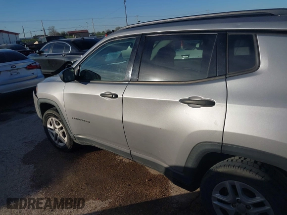 2018 Jeep Compass Sport with VIN 3C4NJCAB0JT124875, listed as a IAAI auction lot 41809953 with 136,018 mi miles. Bid and sale history available at carsss.com. Image 14.