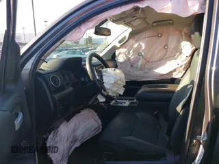 2017 Toyota Tundra SR5 z VIN 5TFRY5F12HX219154, wystawiony jako IAAI lot #42014740 z przebiegiem 137 813 mil mil oraz . Historia ofert i sprzedaży dostępna na DreamBid. Obrazek 5.