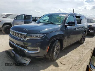 2023 Jeep Grand Wagoneer z VIN 1C4SJVEJ3PS561487, wystawiony jako Copart lot #74422444 z przebiegiem Nie podano mil oraz Nie do naprawy • Non repairable. Historia ofert i sprzedaży dostępna na DreamBid. Obrazek 1.