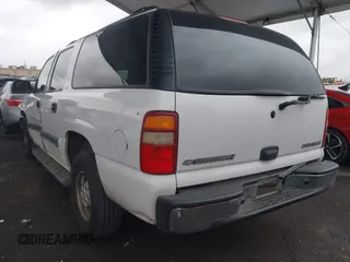 2002 Chevrolet Suburban LT with VIN 3GNEC16T02G312958, listed as a IAAI auction lot 41571427 with 154,191 mi miles. Bid and sale history available at carsss.com. Image 3.