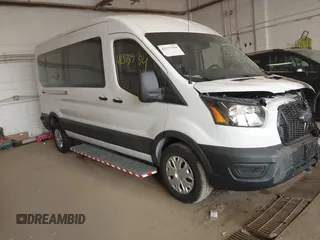 2022 Ford Transit Cargo with VIN 1FTBR1C85NKA06880, listed as a IAAI auction lot 42373794 with 15,035 mi miles and . Bid and sale history available at DreamBid. Image 1.