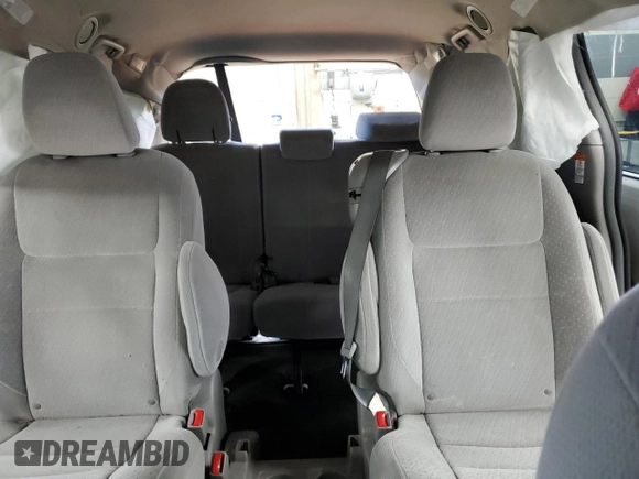 2016 Toyota Sienna LE AAS z VIN 5TDKK3DCXGS713844, wystawiony jako Copart lot #63814045 z przebiegiem 197 484 mil mil oraz Czysty tytuł • Clean title. Historia ofert i sprzedaży dostępna na DreamBid. Obrazek 10.