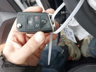 2021 Volkswagen Tiguan S z VIN 3VV1B7AX6MM077365, wystawiony jako IAAI lot #41762764 z przebiegiem 46 338 mil mil oraz . Historia ofert i sprzedaży dostępna na DreamBid. Obrazek 11.
