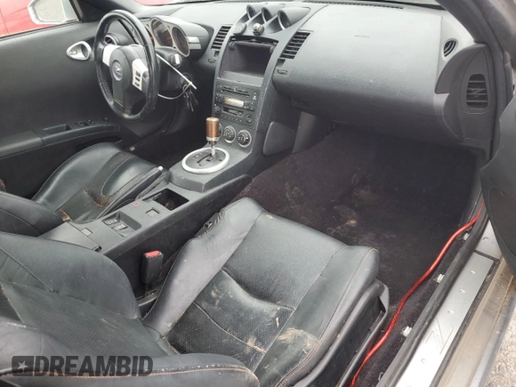 2004 Nissan 350Z Touring z VIN JN1AZ34E44T061263, wystawiony jako Copart lot #55530795 z przebiegiem 126 215 mil mil oraz Czysty tytuł • Clean title. Historia ofert i sprzedaży dostępna na DreamBid. Obrazek 8.