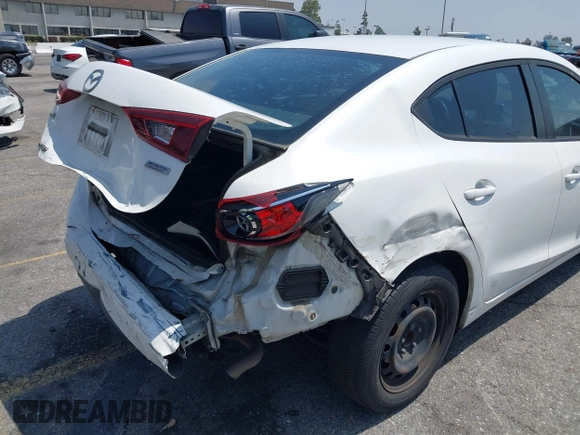2015 Mazda 3 i Sport z VIN 3MZBM1U72FM168302, wystawiony jako IAAI lot #42331347 z przebiegiem 122 801 mil mil oraz . Historia ofert i sprzedaży dostępna na DreamBid. Obrazek 6.